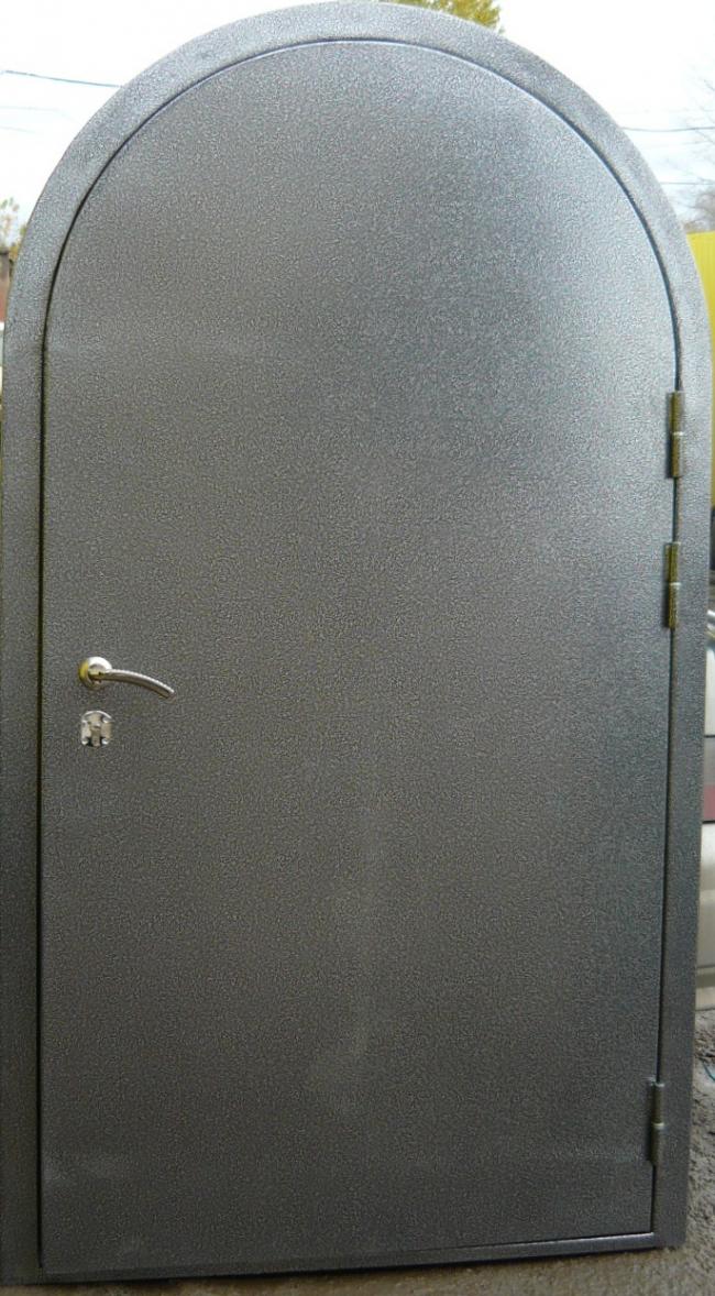 Арочная сейф-дверь (вид спереди)